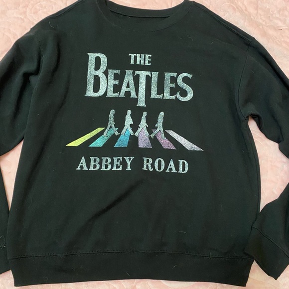 The Beatles Tops - Beatles abbey road sweatshirt black.